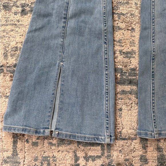 Hollister Split Flare Jeans High Rise - Picture 5 of 6